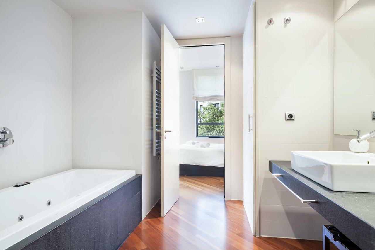 Uma Suites Passeig De Gracia 16 Barcelona Ngoại thất bức ảnh